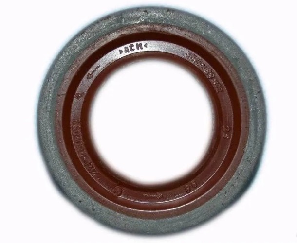 Сальник колен.вала зад. (136001)