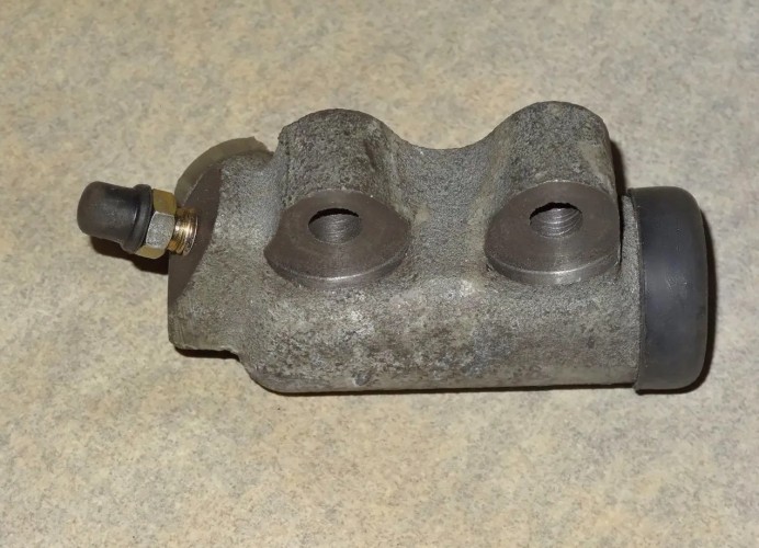 Цилиндр муфты сцепления раб. 54-0-32-7Б