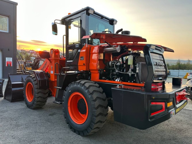 Фронтальный погрузчик ProKeeper R730 