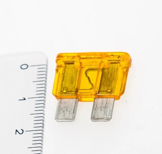 Предохранитель 20 амп желтого цвета 9804895