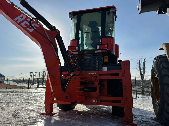 Экскаватор-погрузчик ProKeeper R25 