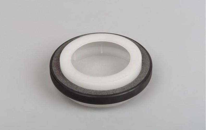 Сальник колен вала передний CUM  ISLE 4025270 4025270